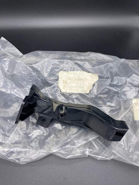 Halter Stoßstange vorne rechts Mercedes-Benz W168 (A1688800414)